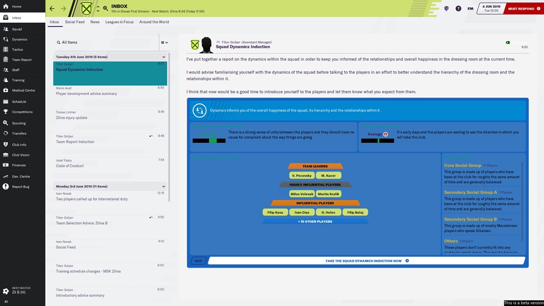 Football Manager 2020 Hra vs prevedie jednotlivmi aspektmi manarskej prce.