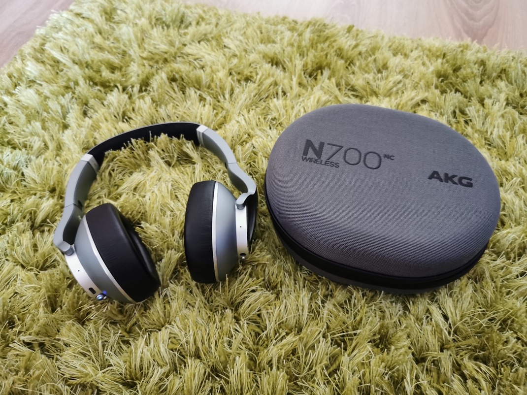 AKG N700NC - pardny zvuk na cesty