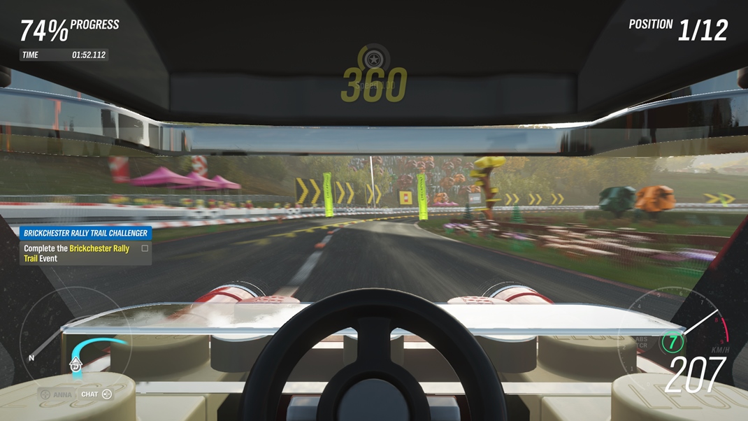 Forza Horizon 4: LEGO Speed Champions Mete na svet pozera spoza volantu Lego ut.