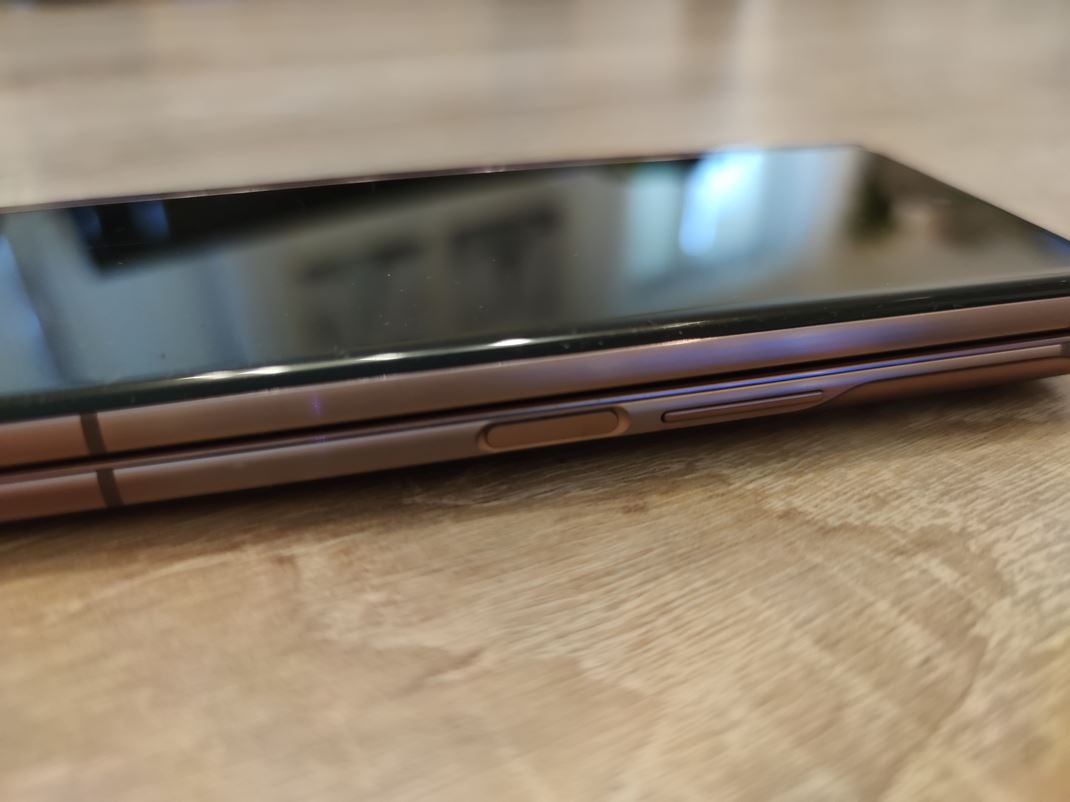 Samsung Galaxy Z Fold 5G Na power tlaidle njdete senzor odtlakov prstov.
