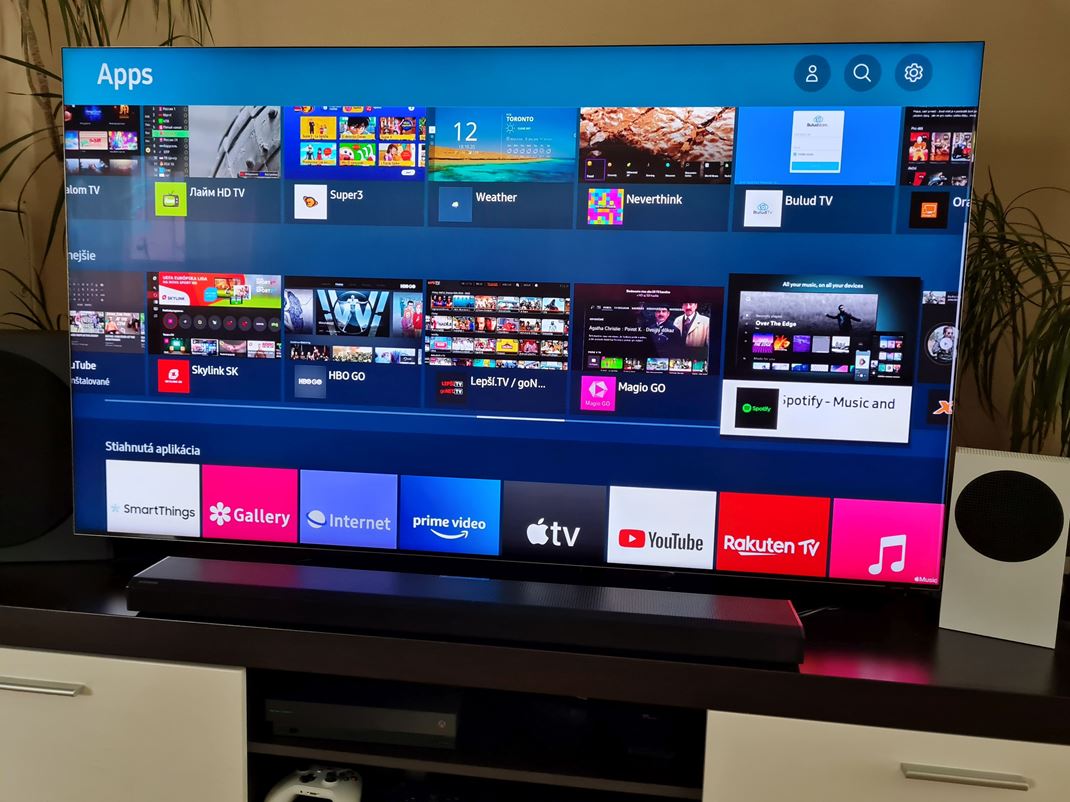 Samsung Q950TS 8K TV - hi-end TV pre hranie Ponuka aplikcii nechba, je tu vetko. 