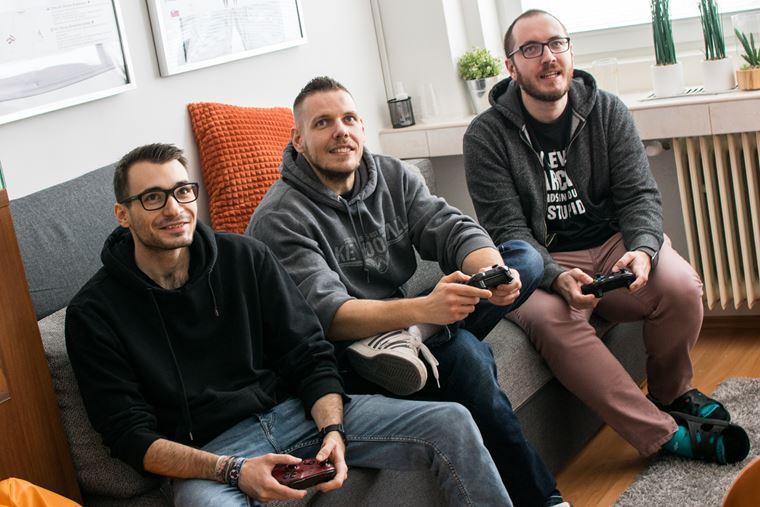 PowerPlay Studio: Vysoká škola nie je jediná cesta ako získať vedomosti