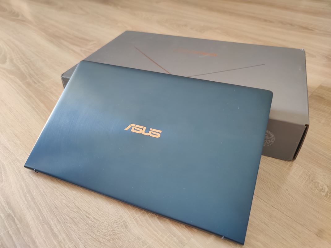 ASUS Zenbook 14 UX434F - notebook s dvomi displejmi