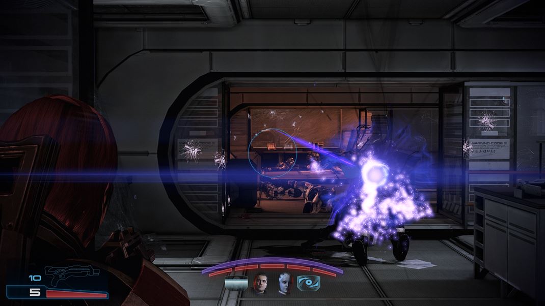 Mass Effect: Legendary Edition V akcii môžete kombinovať zbrane so schopnosťami naozaj rôznymi spôsobmi