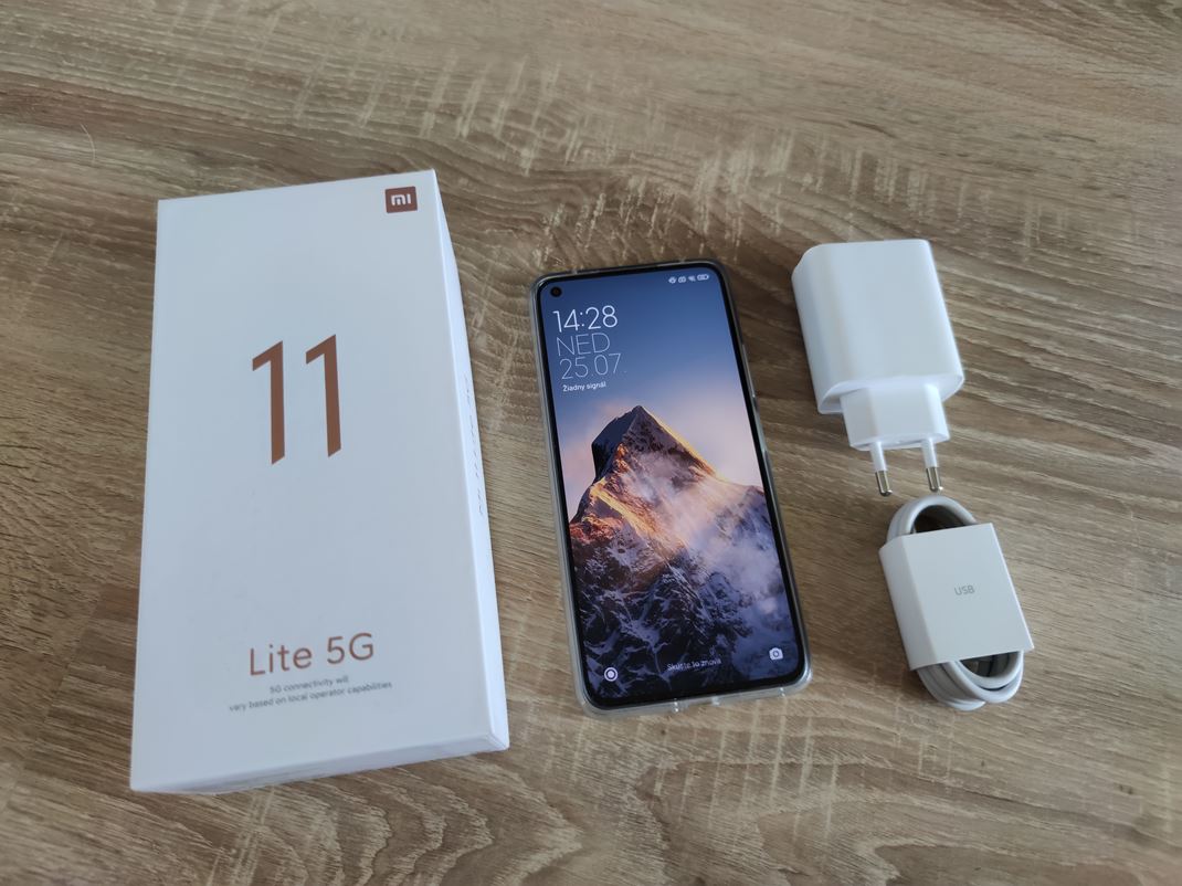 Xiaomi Mi 11 Lite 5G Mi 11 lite 5G prichádza aj s nabíjačkou.