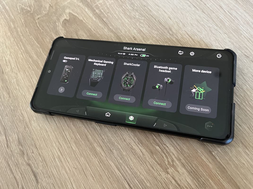Black Shark 4 - skutočný herný mobil Hlavná Shark space aplikácia umožňuje nastavovanie doplnkov