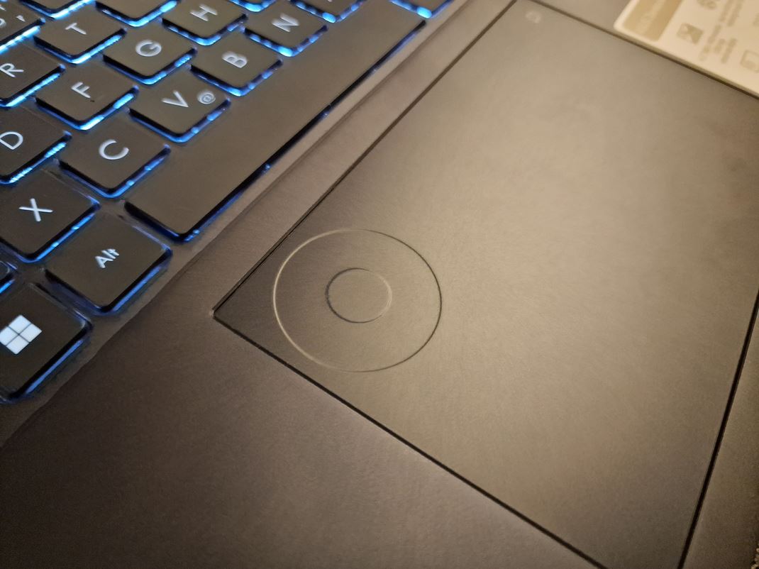 Asus Zenbook 14 Pro - OLED notebook Notebook má v touchpade vyrezaný aj Dial, ale či ho využijete, je otázne
