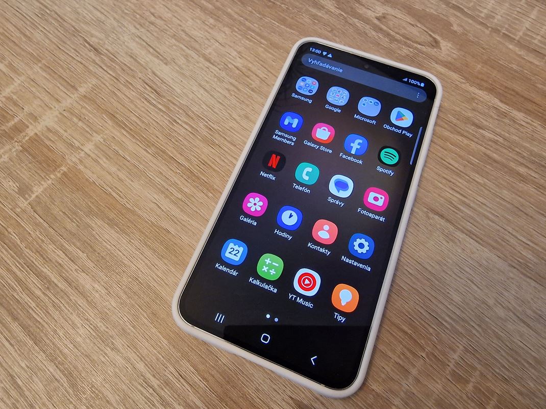 Samsung Galaxy S23 Systém je Android 13 s OneUI nadstavbou.