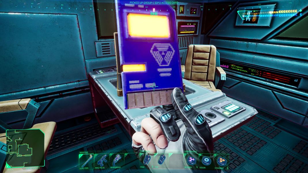System Shock Budete potrebovať aj prístupové karty. Tu ale vidíte aj to, že grafika je pri určitých pohľadoch menej kvalitná.