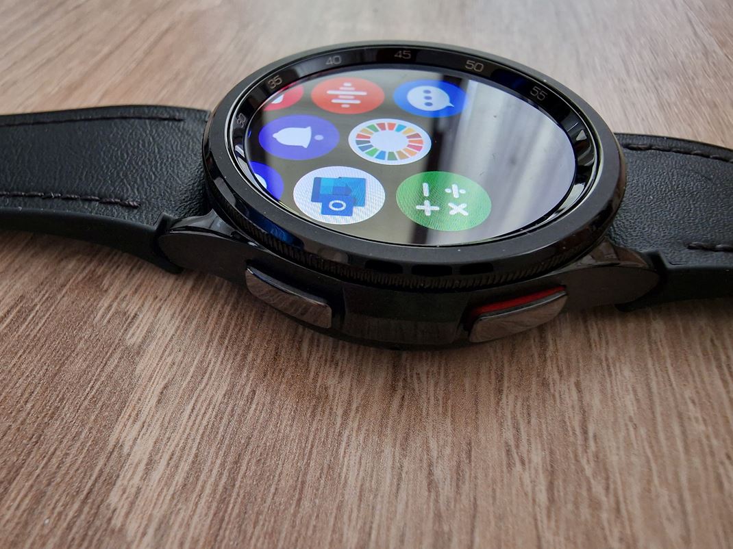 Samsung Galaxy Watch6 Classic Nechýbajú dve, tentoraz výraznejšie tlačidlá