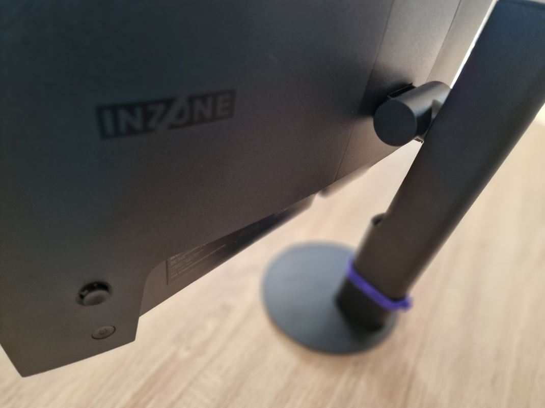 Sony Inzone M9 II  - 4K/160Hz Mini LED monitor Samotn noha je teraz minimalistick a dobre vyrieen.