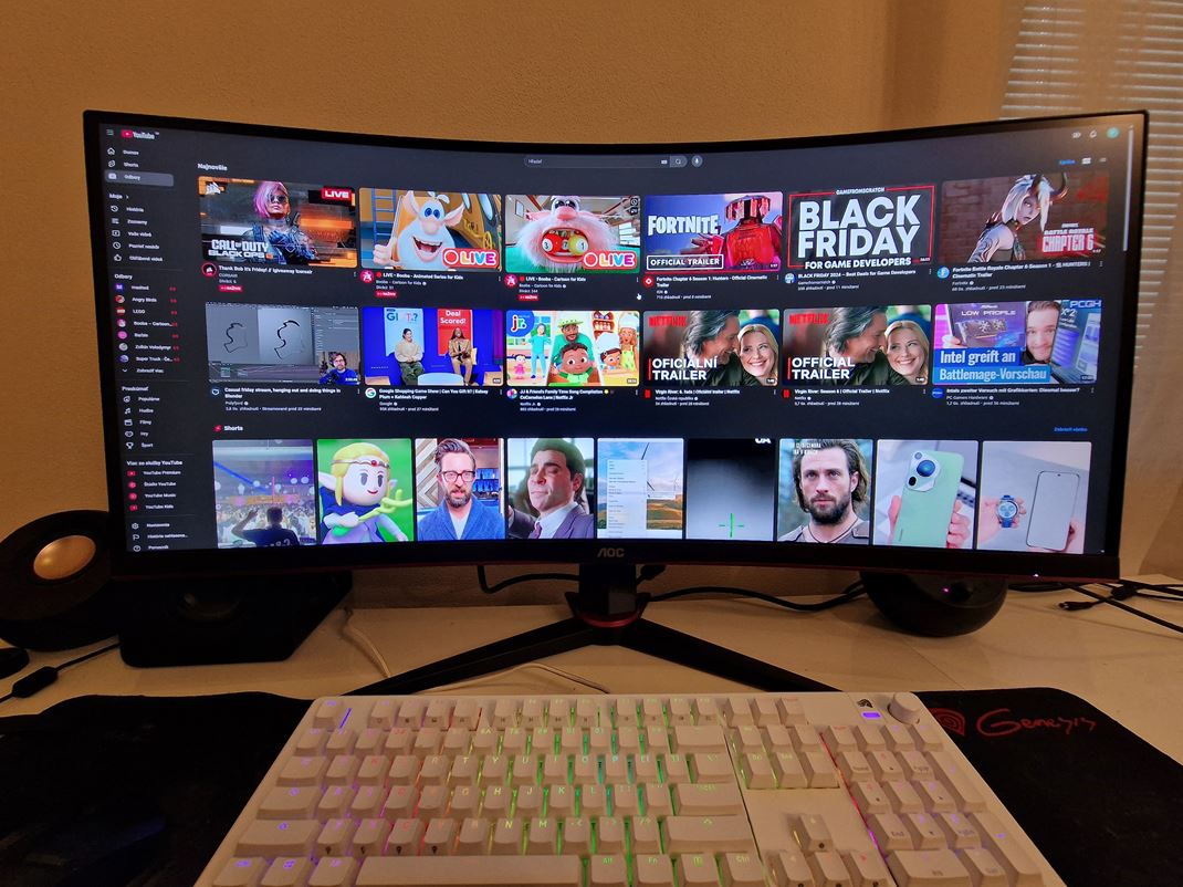 AOC CU34G2XP - hern ultrawide monitor Ultrawide nie je idelny na vetky innosti, ale s browsovanm a pozeranm vide nebudete ma problm.