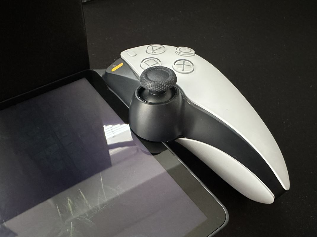 PlayStation Portal Pozmenen LEDky ovldau vemi sedia