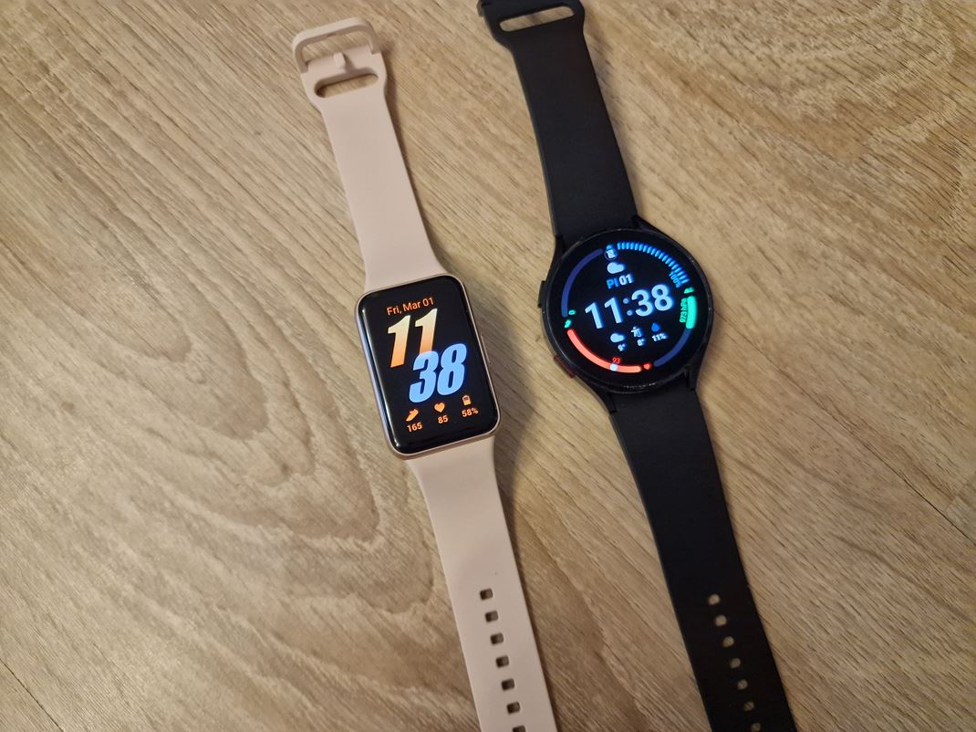 Samsung Galaxy Fit3 Porovnanie s Watch hodinkami.