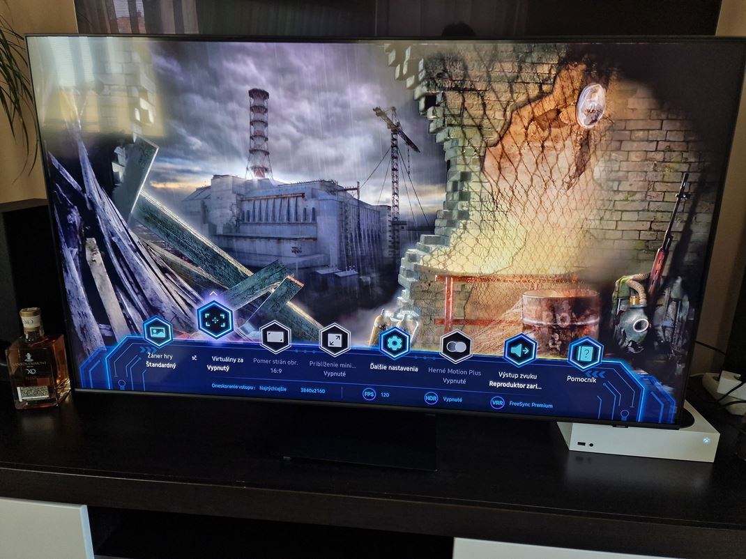 Samsung QE55Q70D - QLED TV Nechba hern menu s monosami nastaven.