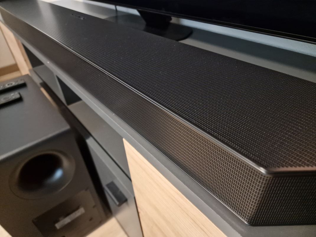 Samsung 65'' QN90D - Mini LED TV HW Q990D je psobiv soundbar so 656W vkonom.