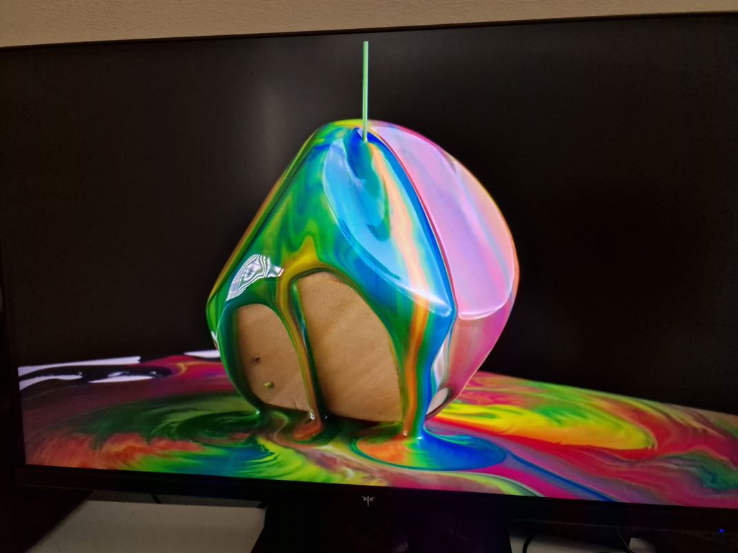 KTC H27P22S - lacný herný 4K/160Hz monitor Čierna je v rámci možnosti bočného podsvietenia slušná.