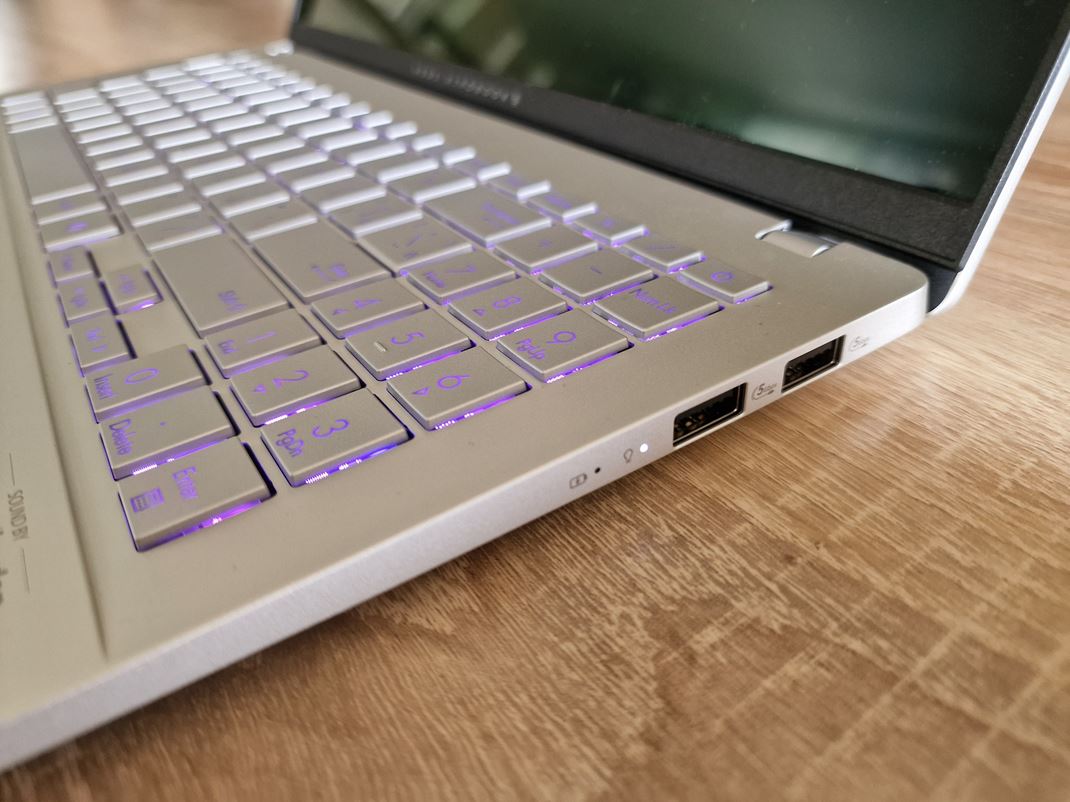 Asus Vivobook S 15 - Windows na Snapdragon procesore