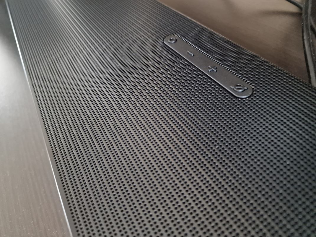 Samsung HW-Q990D - soundbar so zvukom kina Soundbar m na sebe zkladn ovldanie