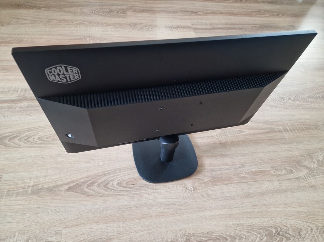 Cooler Master GA2701S Stojan je sce pevn bez monosti natania, ale umouje nakloni obrazovku poda potreby.
