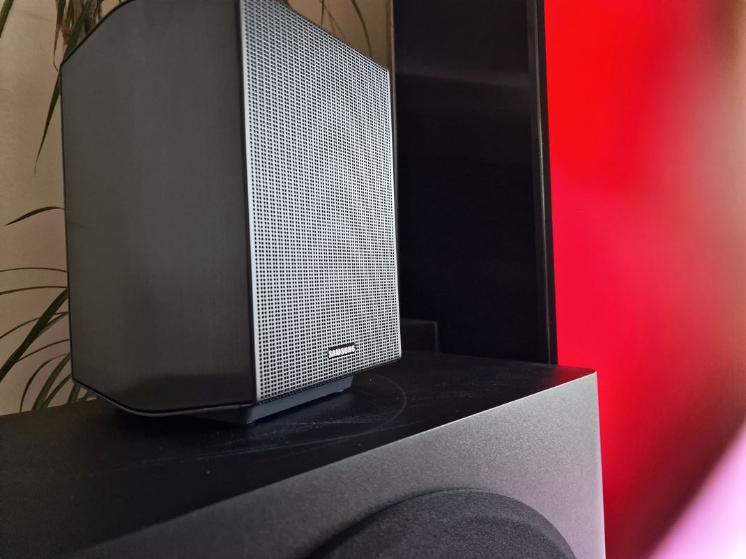 Samsung QD-OLED TV 65'' S95D Q990D soundbar prichdza aj s dvomi zadnmi reproduktormi