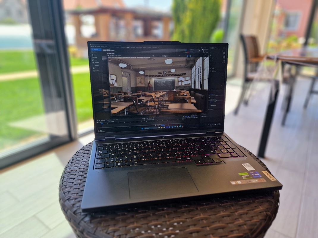 Lenovo Legion Pro 5 16IRX9 Legion sa nestrat ani pri nronejch lohch