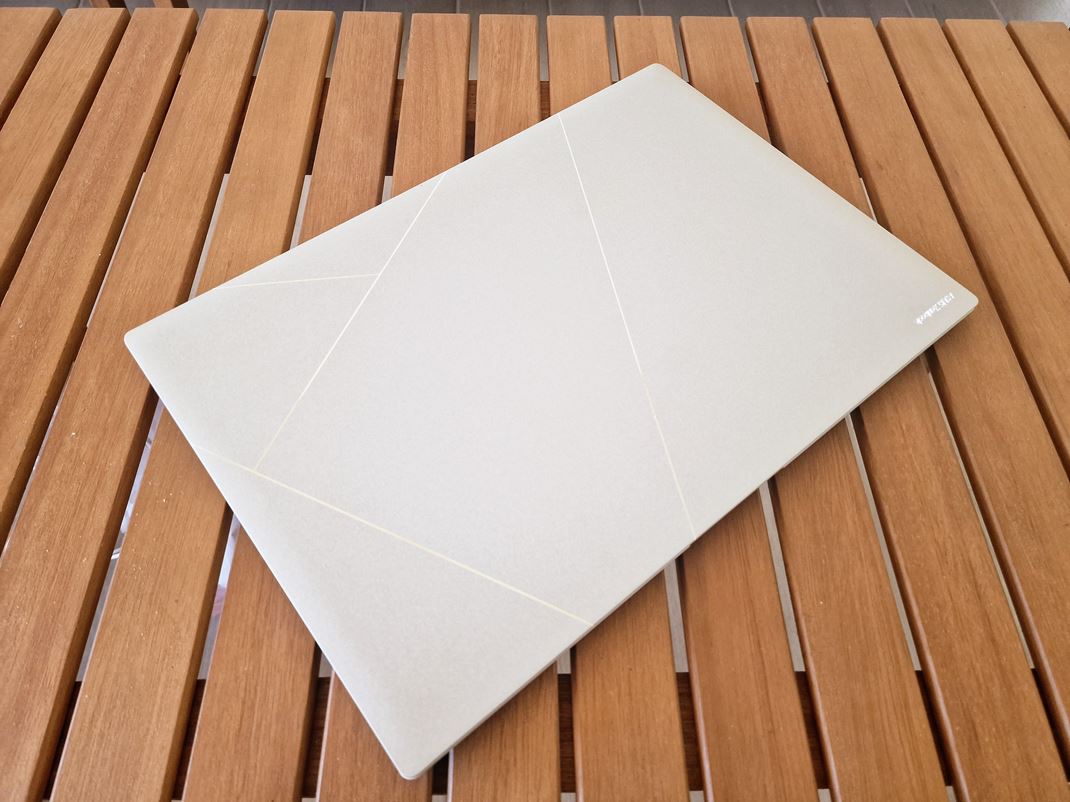 ASUS Zenbook S 16