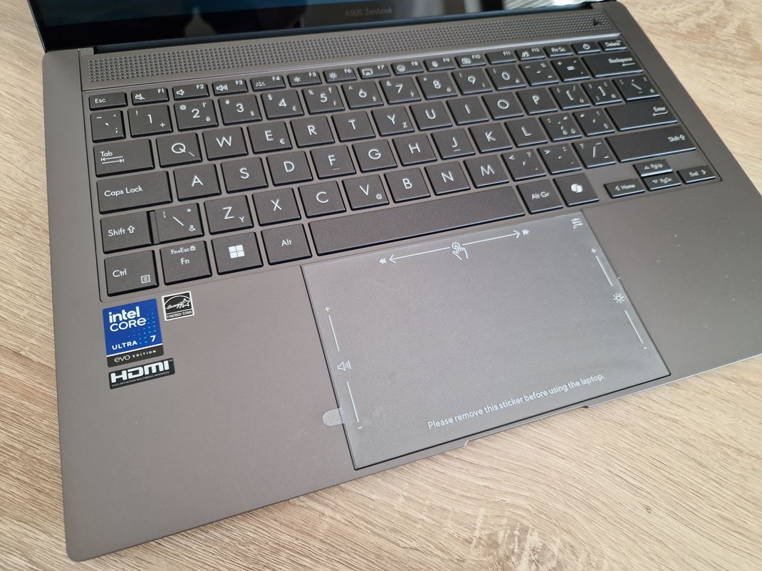 Asus Zenbook S 14 - UX 5406S