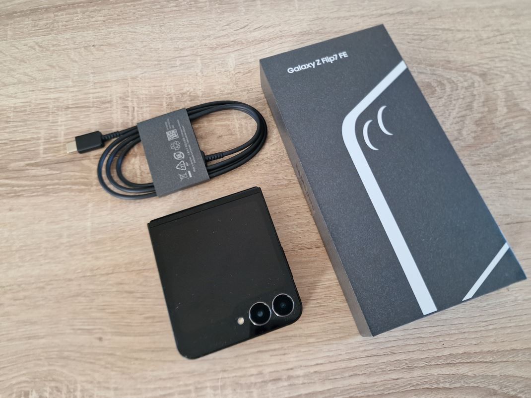 Samsung Galaxy Z Flip7 FE