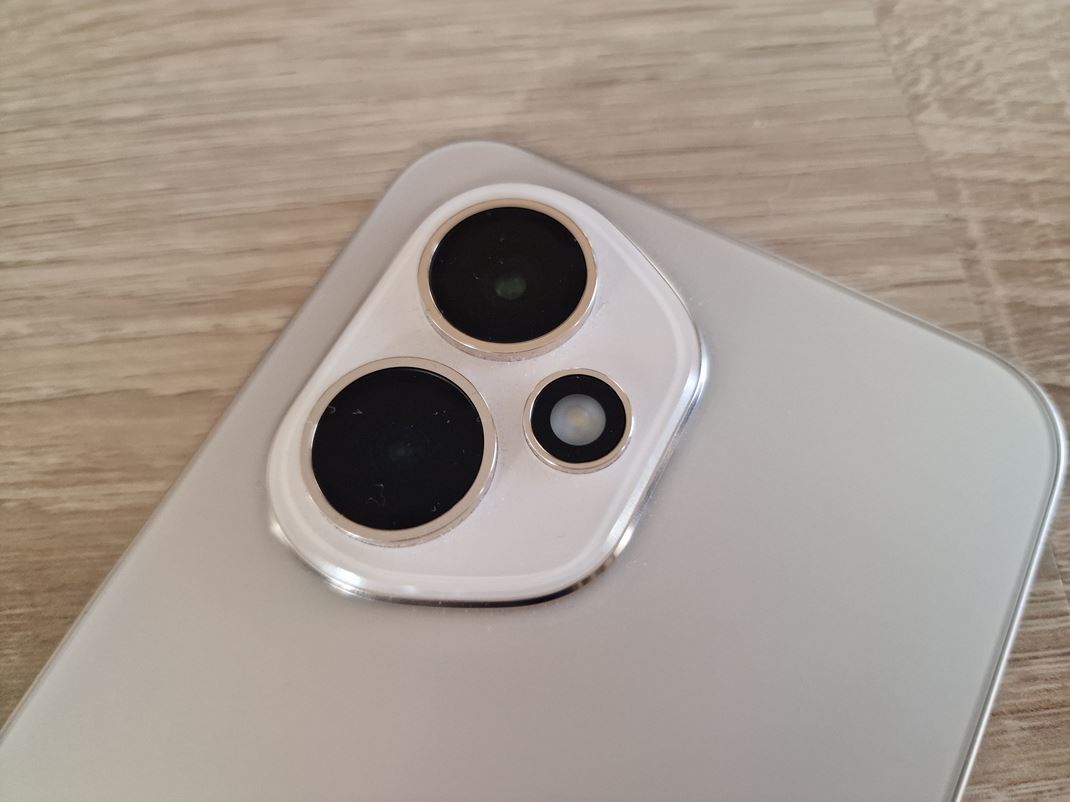 Honor 400 Kamery s len dve a chbal mi trochu zoom.