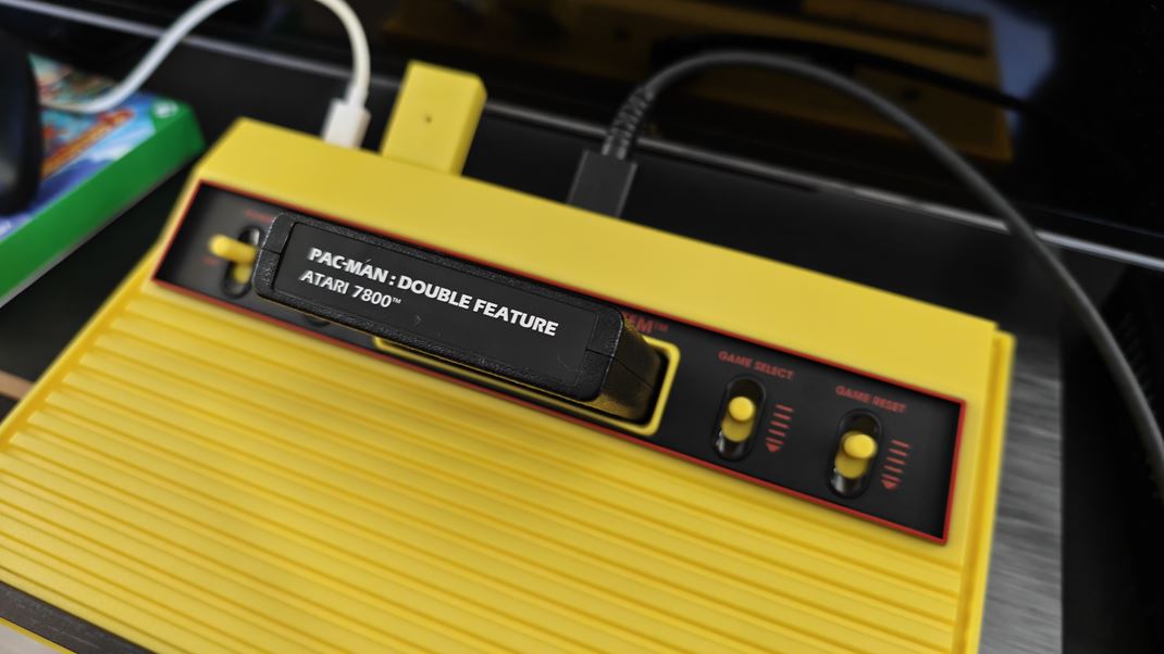 Atari 2600+ Pac-Man Edition 