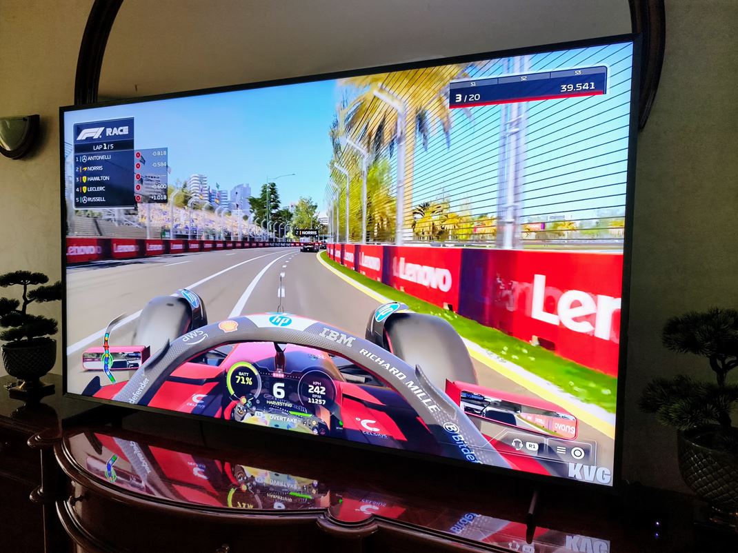 Samsung QN900F - 8K TV  