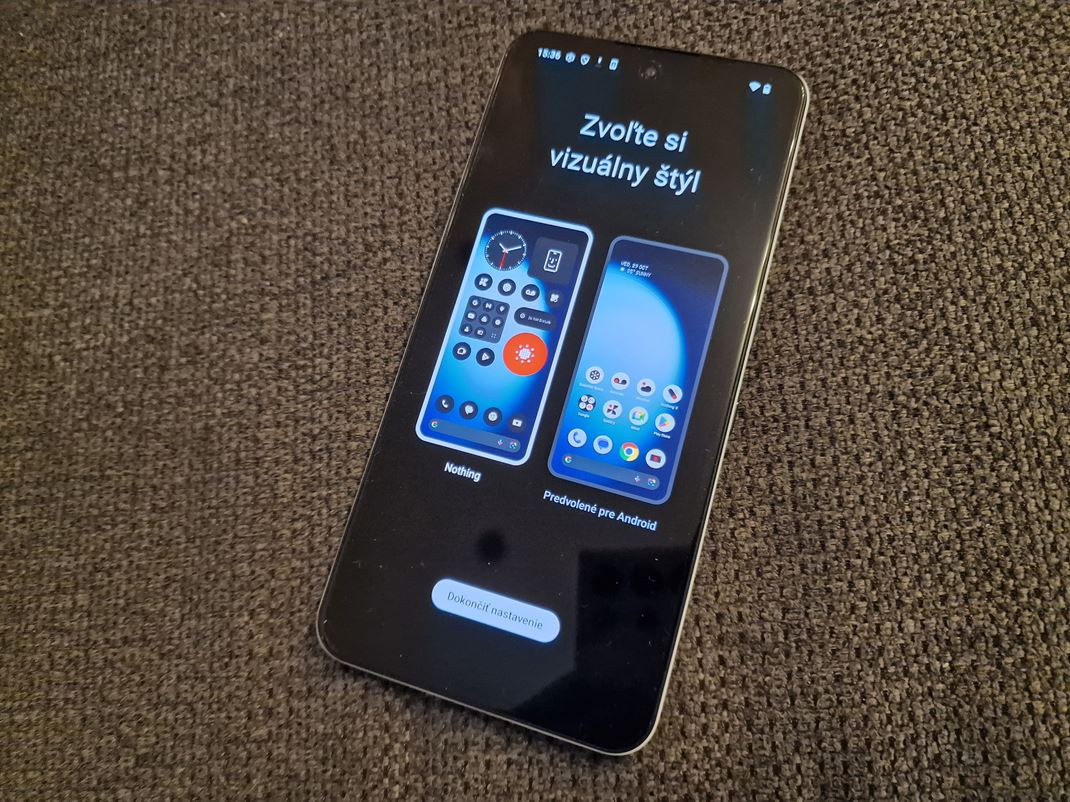 Nothing Phone (3a) Lite Systm je pecifick, ale mete si vybra aj klasiku.