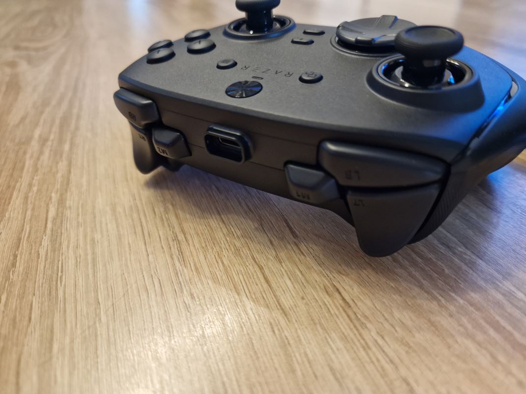 Razer Wolverine V3 Tournament Edition 8K PC - wired