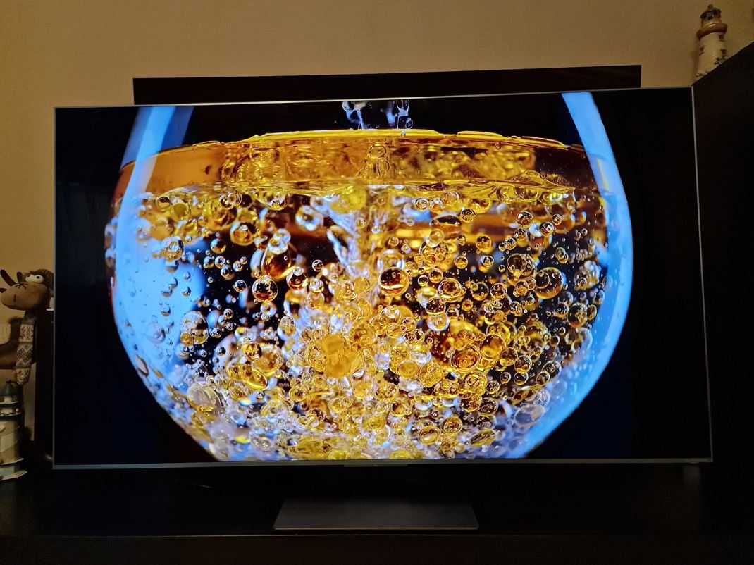 TCL 65'' C9K Mini LED TV Podsvietenie je takmer ako OLED.