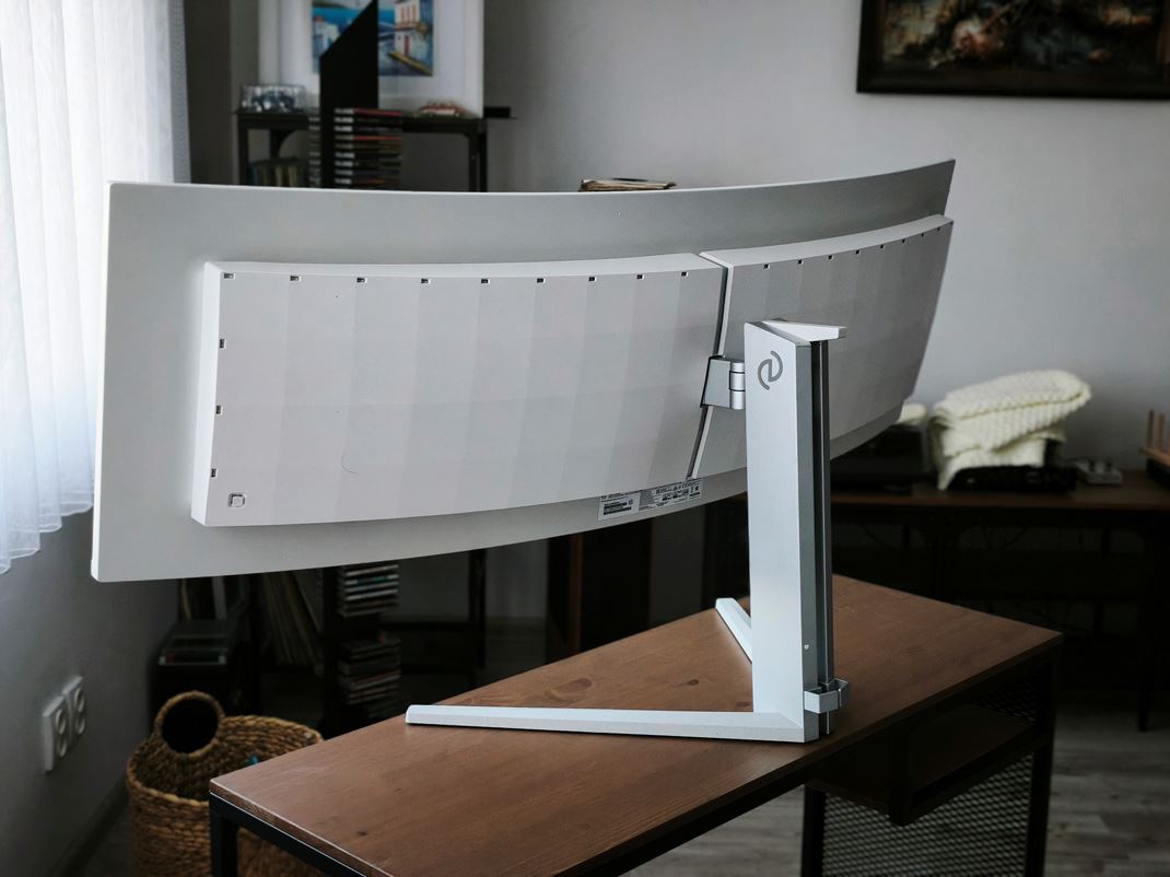 Philips Evnia 49M2C8900L OLED 