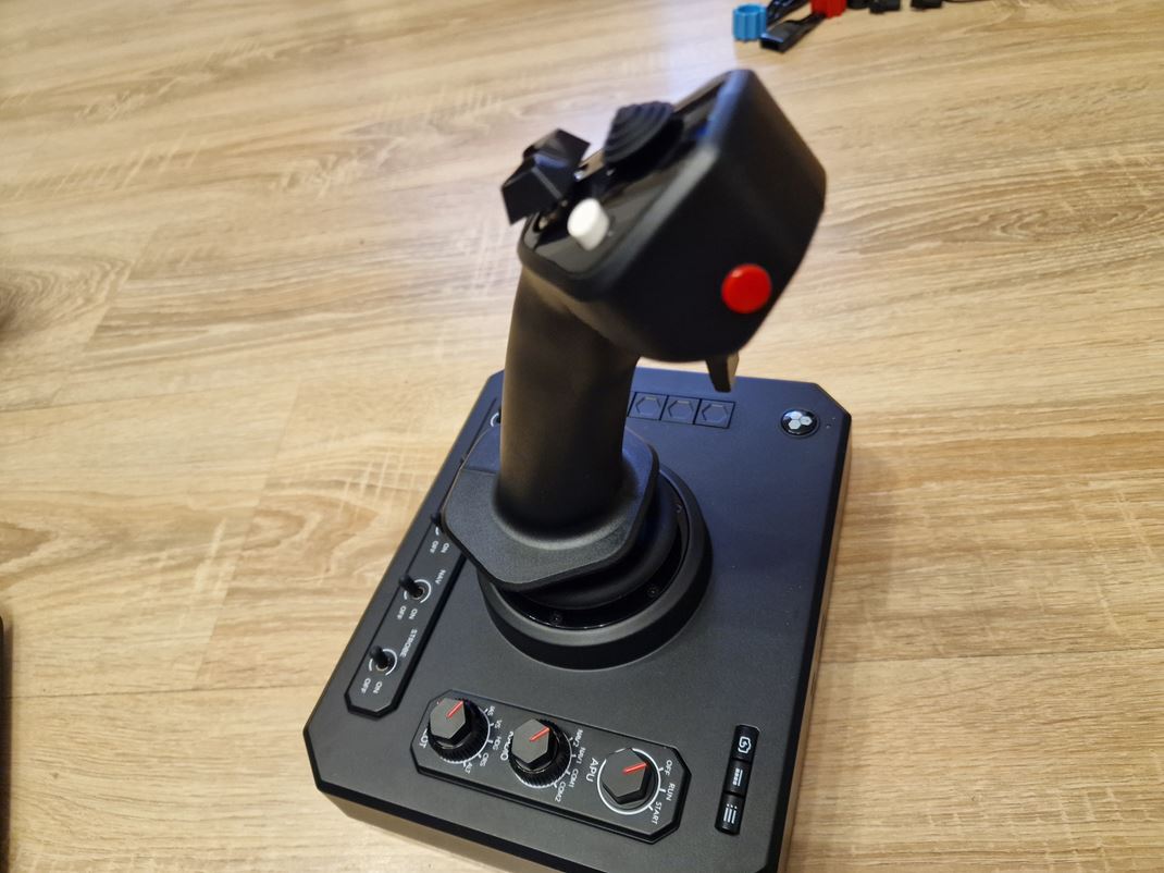 Honeycomb Foxtrot, Bravo Quadrant a Sierra TPM module Na p�ke n�jdete �al�iu s�riu tla�idiel.