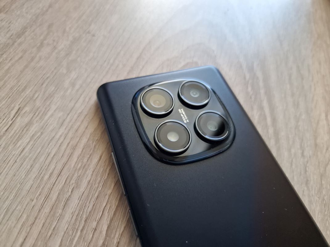 Xiaomi Redmi Note 14 Pro Kamerov systm ponka jednu vek 200MP kameru a meniu 8MP a len doplnkov 2MP.