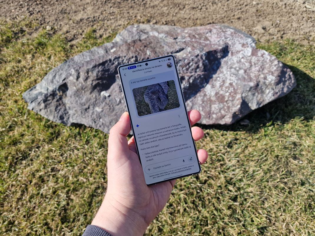 Samsung Galaxy S25 Ultra AI je v mobile hlboko zapracovan.