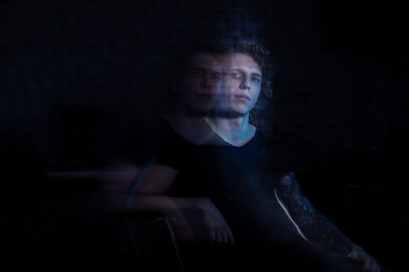 Od hrncov a kýbľov k herným soundtrackom: Rozhovor s Robertom Bruckmayerom