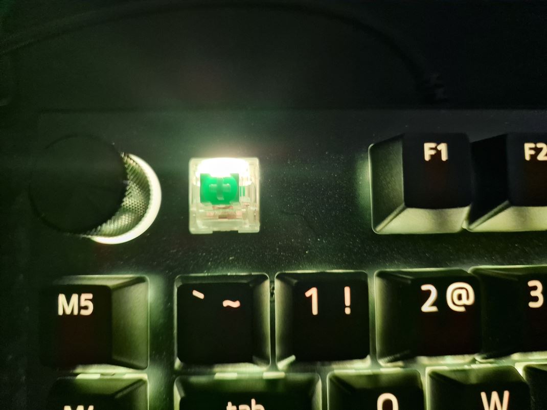 Razer BlackWidow V4 Pro V tejto verzii s zelen klikav switche.