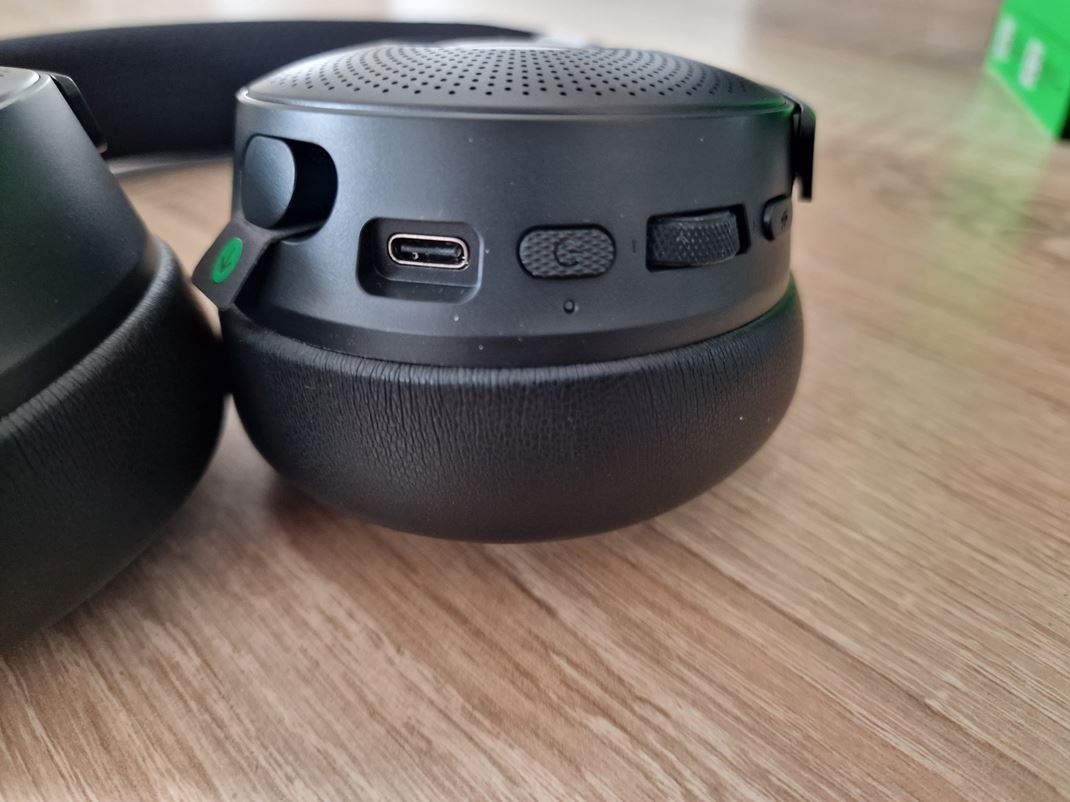 Razer Kraken V4 Pro