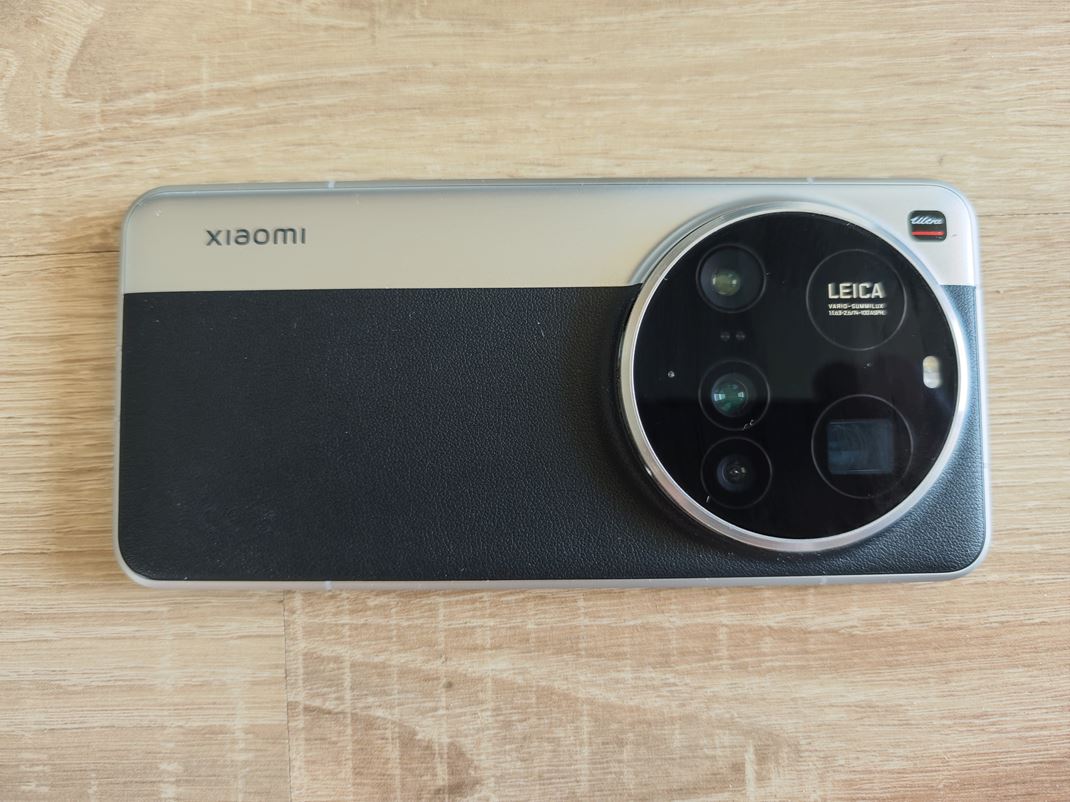 Xiaomi 15 Ultra Tentoraz ila Xiaomi doslova do dizajnu fotoapartu.
