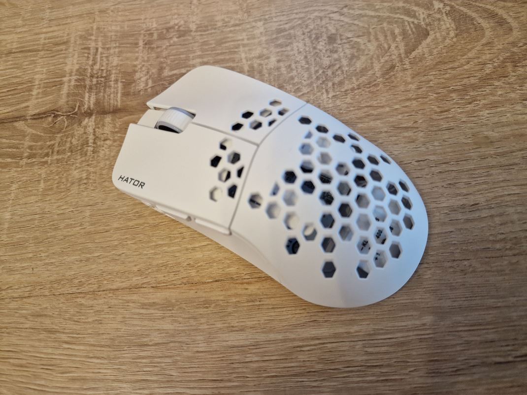 Hator Quasar 3 Ultra 8K a Stellar Pro Wireless myi 