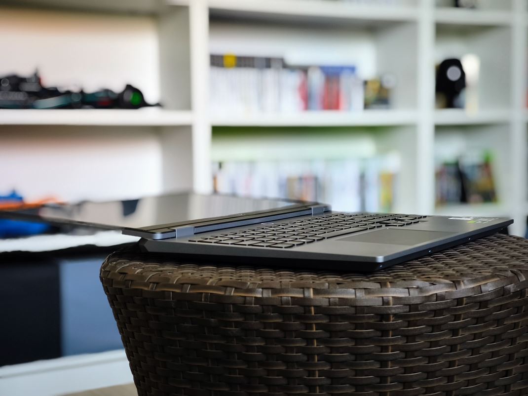 Lenovo LOQ 15ARP9 