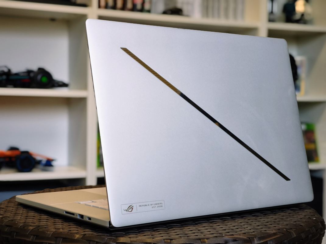 ROG Zephyrus G16 (GU605)