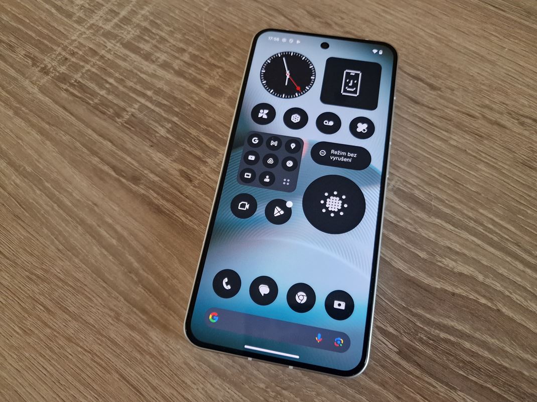 Nothing Phone (3) Pekn displej a netradin dizajn systmu poteia.
