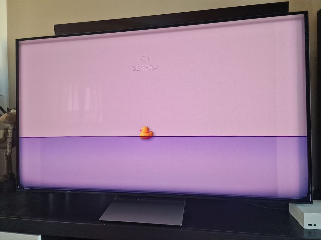 Samsung S90F OLED TV A nechbaj ani etrie obrazovky.