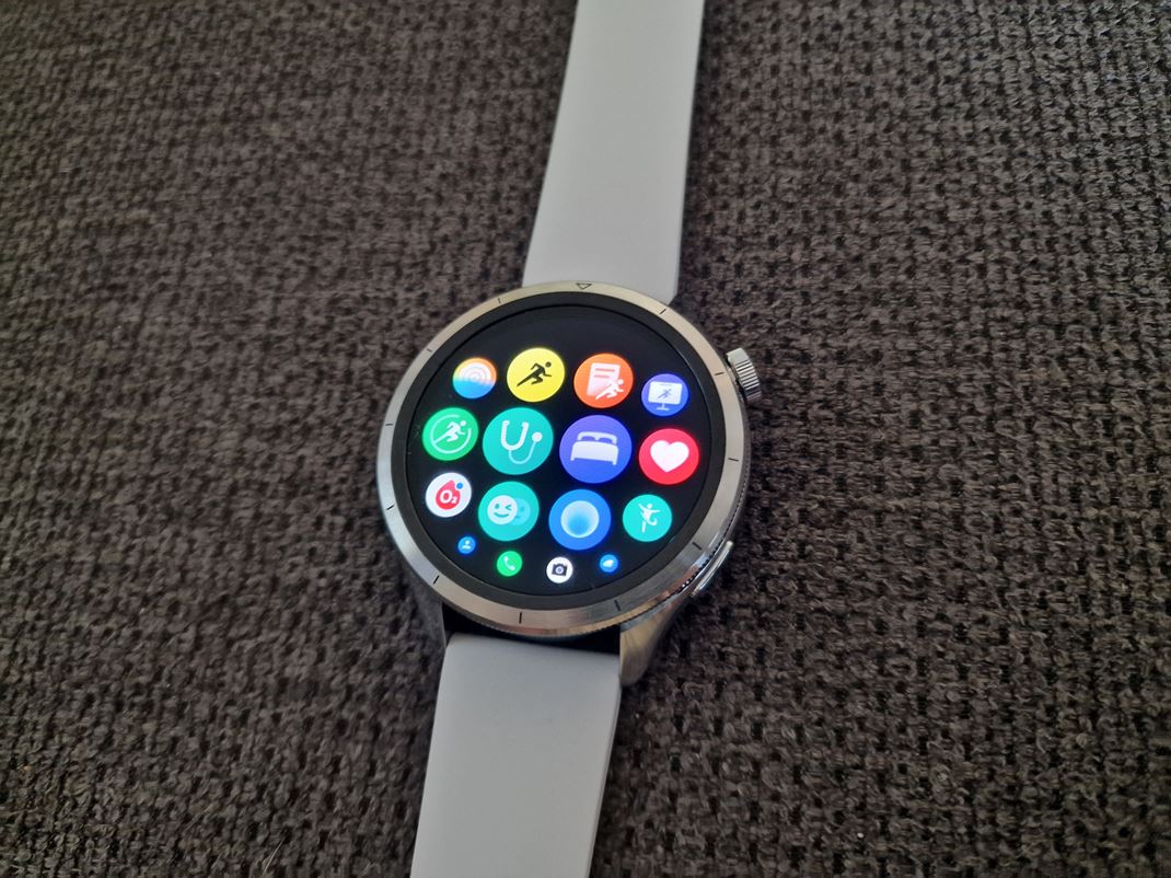 Xiaomi Watch S4 Aplikcie s vypsane tandardne, priom vber si mete aj upravi.