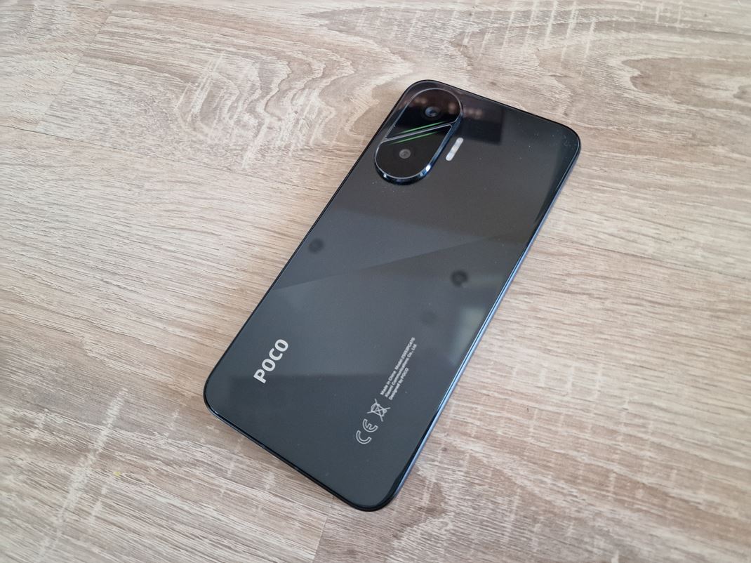 Poco F7 Mobil vyzer pekne.